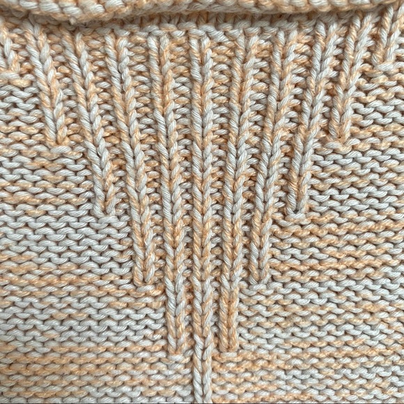 Wilfred Aritzia Cropped Peach Sweater with Pockets - Picture 5 of 10